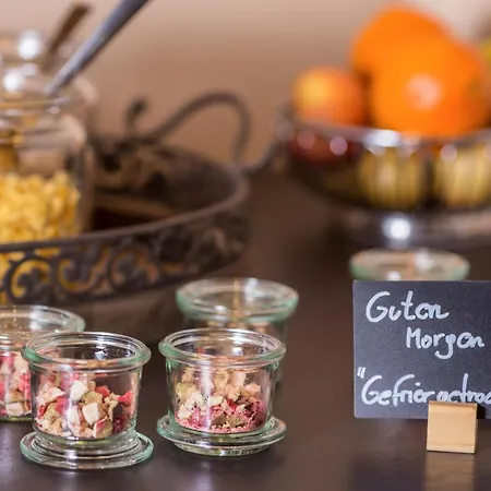 Schneerose - - Premium Card Im Sommer Appartement